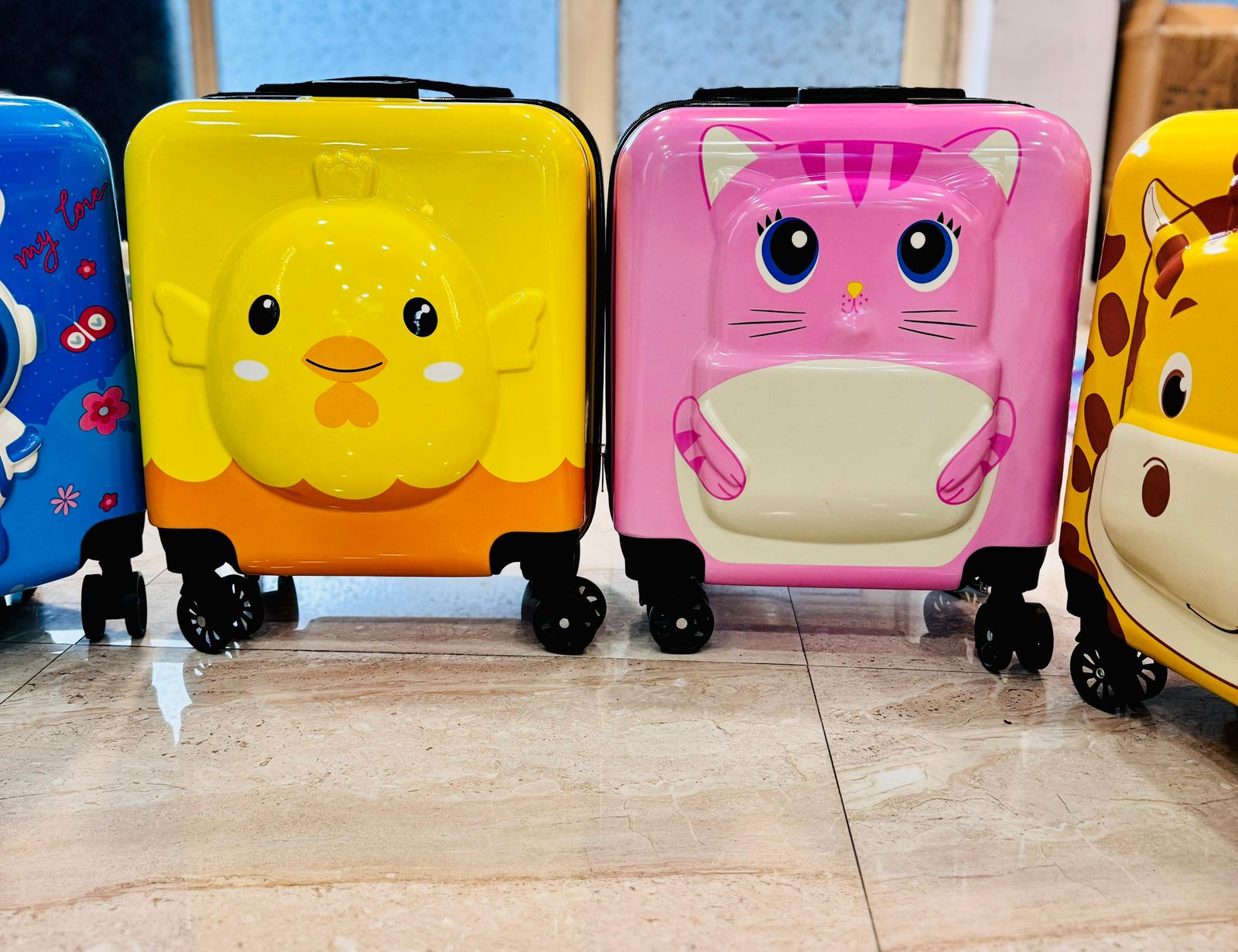 Hardshell Trolley Suitcase Bag - Ideal for Kids