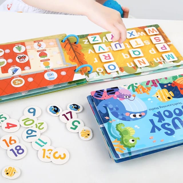 A No-Cut, Adhesive Quiet Book Suitable For Children Aged 3-6